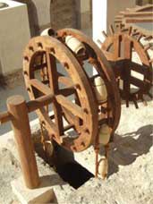 Ancienne pompe à corde à amphores du XI ème siècle de Jerez (Espagne).